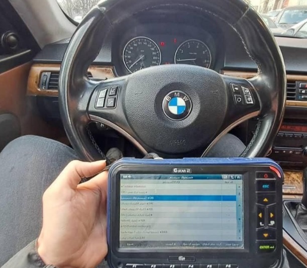 کارشناسی و تشخیص رنگ و فنی خودرو در محل با برگه